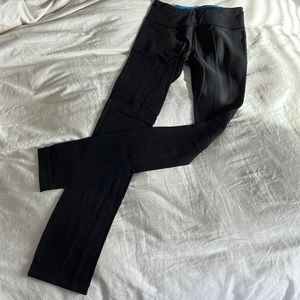Lululemon black womens groove pant, size 4